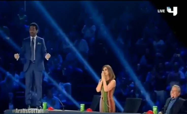 متسابقة Arabs Got Talent تدفع أحمد حلمي لردّ فعل غريب